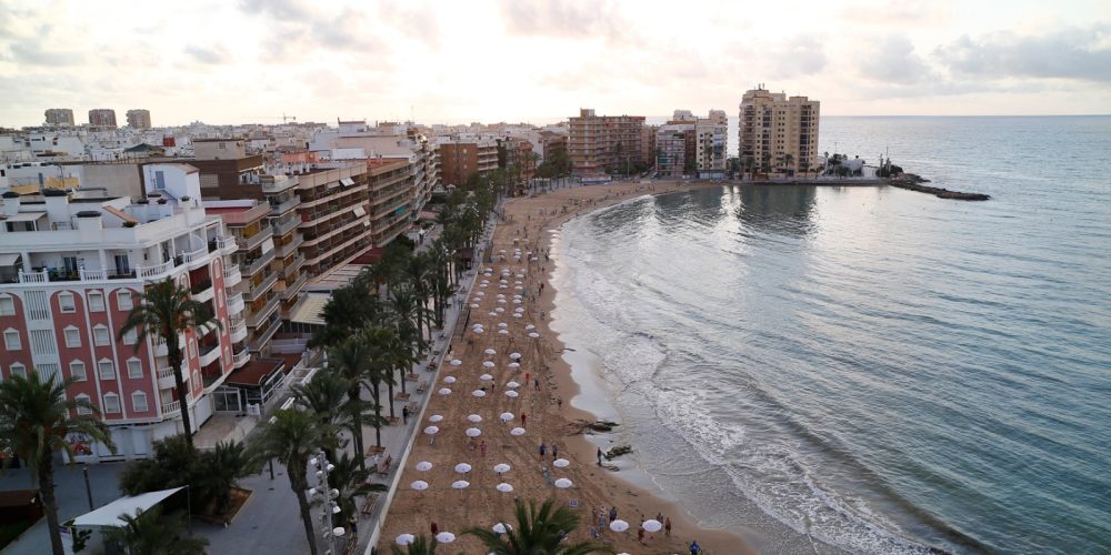 LA CAMPAÑA GANAS DE COMERCIO LLEGA A LA PLAYA DEL CURA